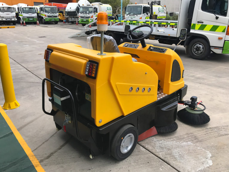 How to Keep Construction Sites Clean with Sweeper Machines?